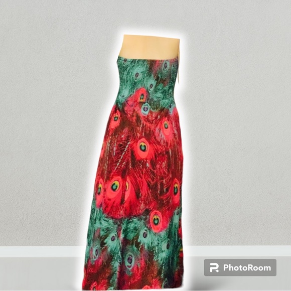 Brand new small - medium peacock patterned maxi dress strapless - Picture 4 of 4